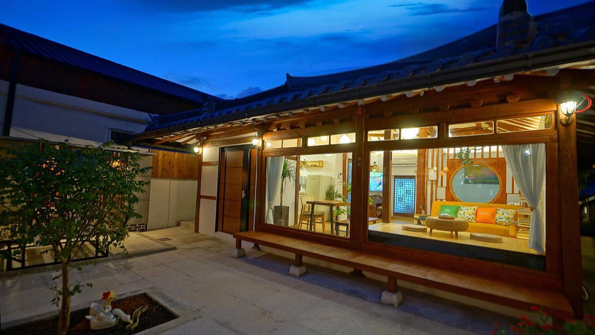 Hotel And Spring Jeonju Esterno foto
